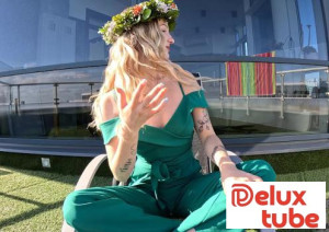 Gorgeous Blonde Summer Solstice Midsummer Flower Model Luana Finger Masturbating Outdoors