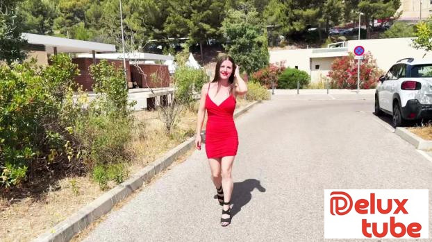 [ Jacquie Et Michel TV ] Mia, 35, pushes it to double!