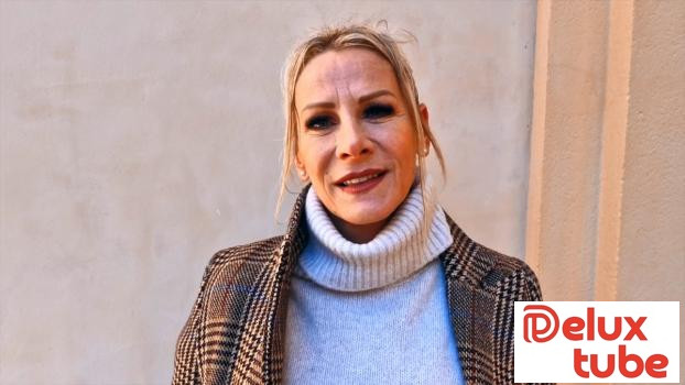 [ Jacquie Et Michel TV ] Victoria, 47, swears by lust!