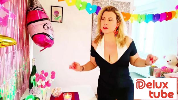 [ Jacquie Et Michel TV ] Cindy Lopes celebrates her birthday... in her own way!