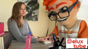 Annie King Aces Her Job Interview with Porn Dude