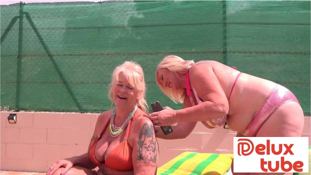 [ Aunt Judys ] Curvy Blonde Mature MILFs Melody & Raz Get Naughty With Each Other at the Pool