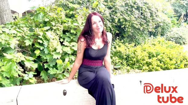 [ Jacquie Et Michel TV ] Luciolle, 40 years old, waitress in Nîmes!