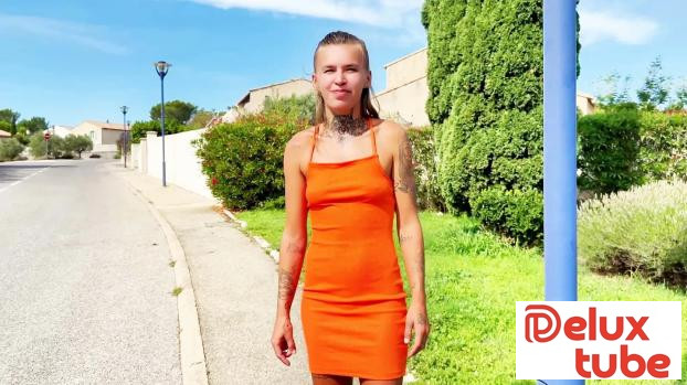 [ Jacquie Et Michel TV ] 24 years old, swimming pool installer in Saint - Tropez!