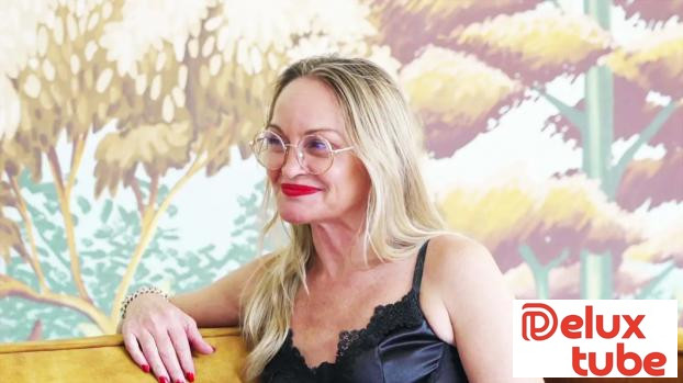 [ Jacquie Et Michel TV ] Sonia, 50, finally discovers herself...