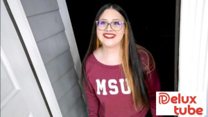 18yo MILF gives SUPER SPITTY Blowjob!!