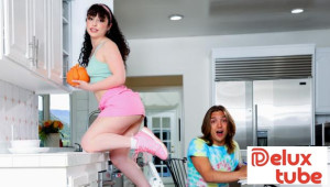 Things Are Looking Up(skirt)! - Pixie Smalls & Axel Haze