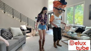 Sophie Tyler Prepares Porn Dude for a Hoedown