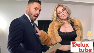 Big Realtor, Tiny Ass