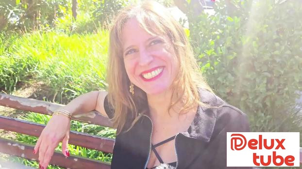 [ Jacquie Et Michel TV ] Lolly, 44 years old, purchasing manager in Colomiers!
