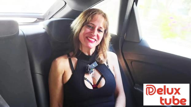 [ Jacquie Et Michel TV ] Lolly, 44 years old, an explosive trio for a naughty girl in search of thrills!