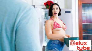 My New Hot Neighbor - S49:E18