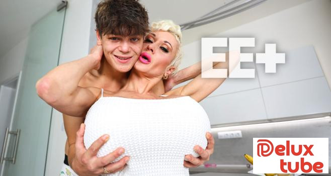 [ Seventeen ] Big boobed bimbo & her toyboy