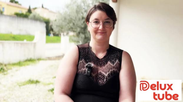 [ Jacquie Et Michel TV ] Lauf sucks two big dicks at the same time, like a champion!