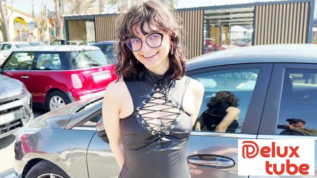 [ Jacquie Et Michel TV ] Lotus, 21, likes to be the center of attention   