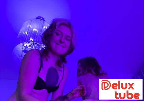 [ Nebraska Coeds ] Brille Gives Poppy An Extra Special Striptease Then Dildo Fucks Her Creamy Pussy To Orgasm