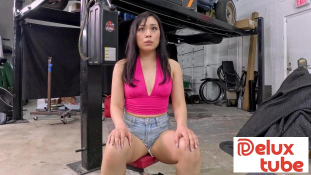 [ Bang! ] EARLY LEAK  Lao Latina - Lao Latina's Gap Insurance: Pussy for Car Repair